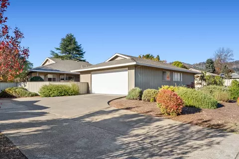 237 Mountain Vista Ln, Santa Rosa, CA 95409