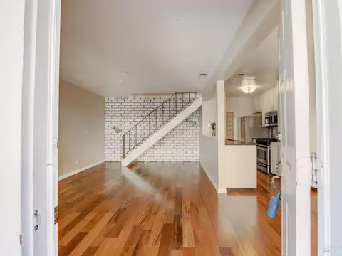 33 Klamath Way, Novato, CA 94947