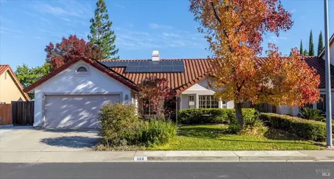 668 Rambleton Dr, Vacaville, CA 95688