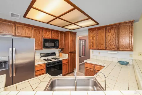 668 Rambleton Dr, Vacaville, CA 95688 photo 15