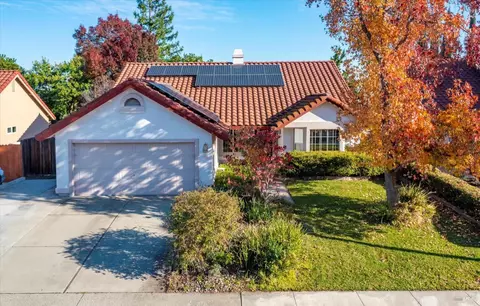 668 Rambleton Dr, Vacaville, CA 95688 photo 2