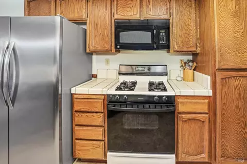 668 Rambleton Dr, Vacaville, CA 95688 photo 14