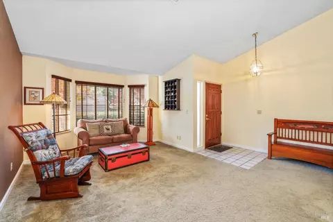 668 Rambleton Dr, Vacaville, CA 95688 photo 9