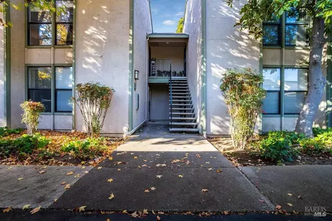 2890 Treat Blvd #24, Concord, CA 94518
