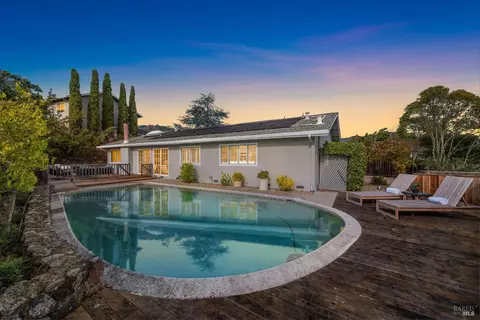 486 Cedar Hill Dr, San Rafael, CA 94903