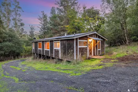 1152 W Sexton Rd, Sebastopol, CA 95472