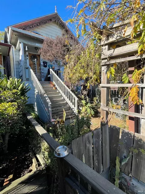 3039 Magnolia St, Oakland, CA 94608