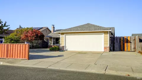 988 Marigold Dr, Vallejo, CA 94589 photo 5