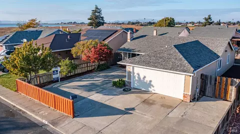 988 Marigold Dr, Vallejo, CA 94589 photo 4