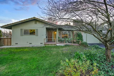 109 Vineyard Cir, Sonoma, CA 95476 photo 2