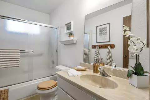109 Vineyard Cir, Sonoma, CA 95476 photo 21