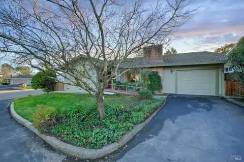 109 Vineyard Cir, Sonoma, CA 95476