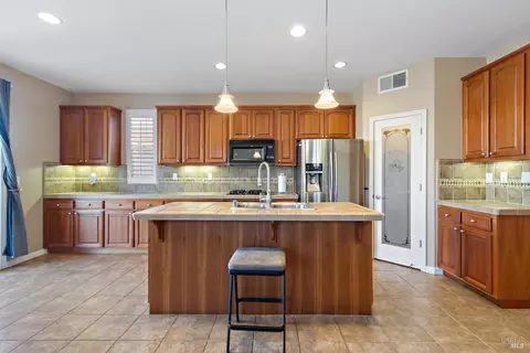 8456 Bennington Ct, Vallejo, CA 94591 photo 12