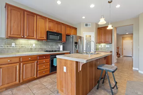 8456 Bennington Ct, Vallejo, CA 94591 photo 13