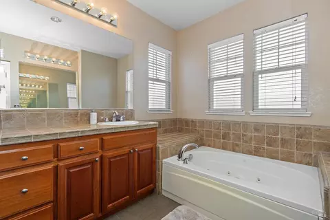 8456 Bennington Ct, Vallejo, CA 94591 photo 20