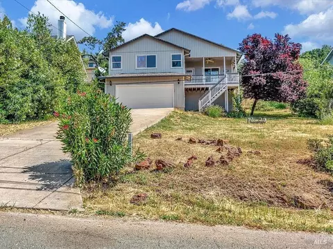 18720 Glenwood Rd, Hidden Valley Lake, CA 95467