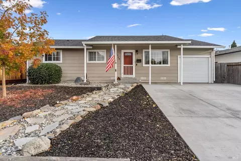 1266 Lindberg Ln, Petaluma, CA 94954