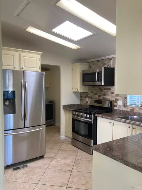 333 Aileen Ave, Santa Rosa, CA 95407