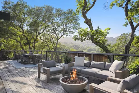 4017 White Oak Ct, Sonoma, CA 95476