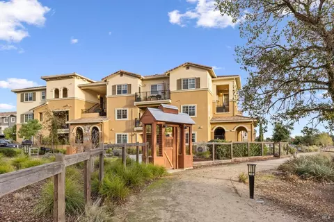 1408 Mauro Pietro Dr #200, Petaluma, CA 94954