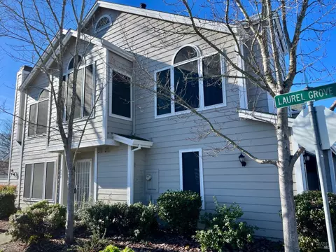 424 Feldspar Ln, Santa Rosa, CA 95407