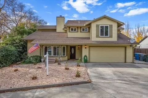 1305 Angela Ct, Dixon, CA 95620