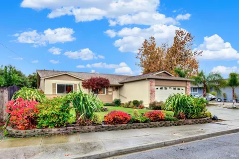 921 Windsor St, Napa, CA 94558