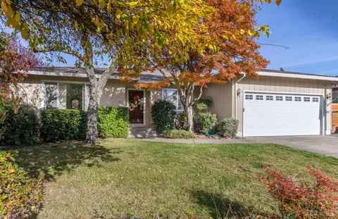 682 Avenue Del Oro, Sonoma, CA 95476