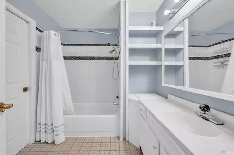 Bath - 101 Michele Ct, Vallejo, CA 94591 photo 7 of 7
