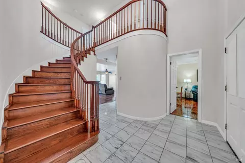 Entry Way - 101 Michele Ct, Vallejo, CA 94591 photo 2 of 4