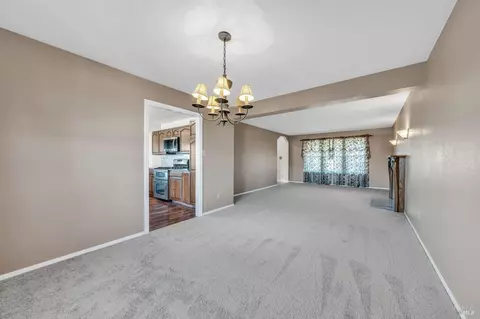 Living - 101 Michele Ct, Vallejo, CA 94591 photo 2 of 6