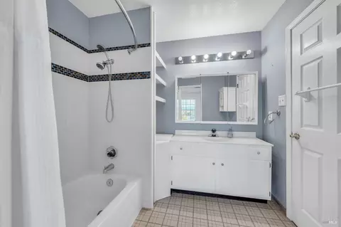 Bath - 101 Michele Ct, Vallejo, CA 94591 photo 6 of 7
