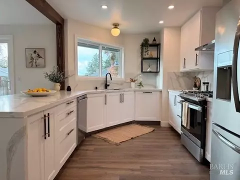 21 Pelican Ct, Petaluma, CA 94954