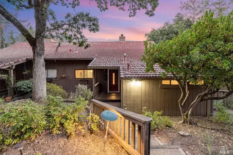 22 Oak Forest Dr, Santa Rosa, CA 95409
