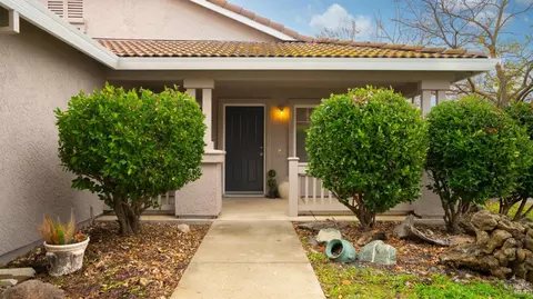805 Wiegand Way, Dixon, CA 95620
