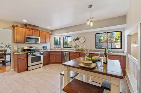 9447 Jessica Dr, Windsor, CA 95492 photo 14