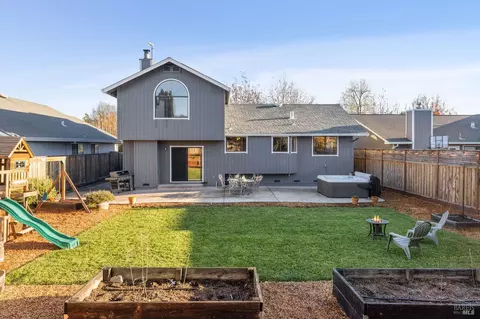9447 Jessica Dr, Windsor, CA 95492 photo 3