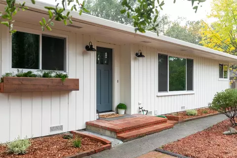 4864 Montgomery Dr, Santa Rosa, CA 95409