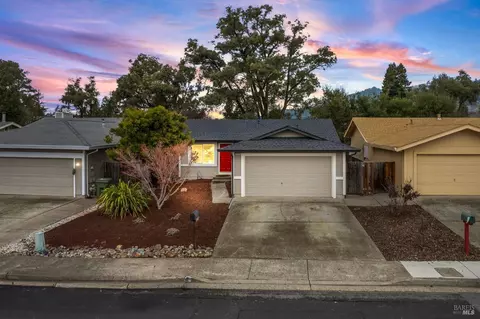 1328 Garmont Ct, Rohnert Park, CA 94928