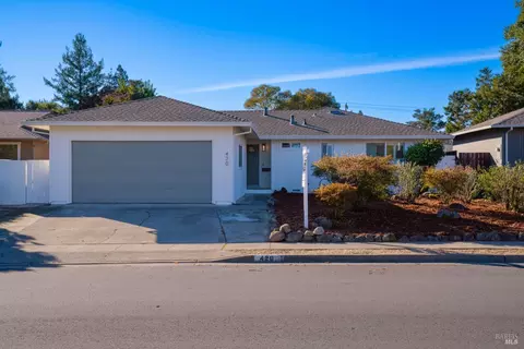 420 Michael Pl, Sebastopol, CA 95472