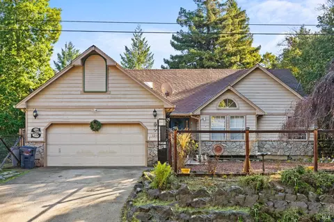 1201 Perch Ln, Willits, CA 95490
