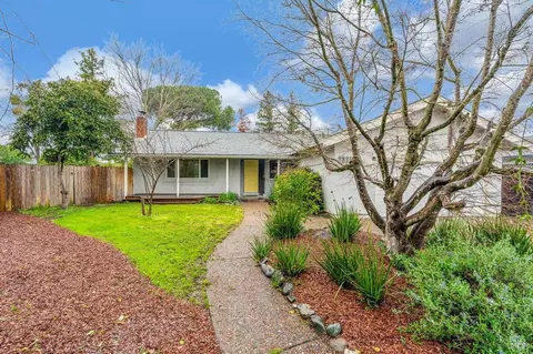 2321 Chapman Ct, Santa Rosa, CA 95403