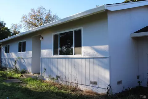 30 E Cherry Creek Rd, Cloverdale, CA 95425