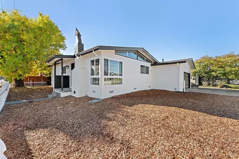 Exterior - 532 Williams Dr, Petaluma, CA 94954 photo 3 of 12