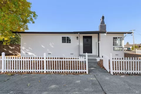 Exterior - 532 Williams Dr, Petaluma, CA 94954 photo 5 of 12