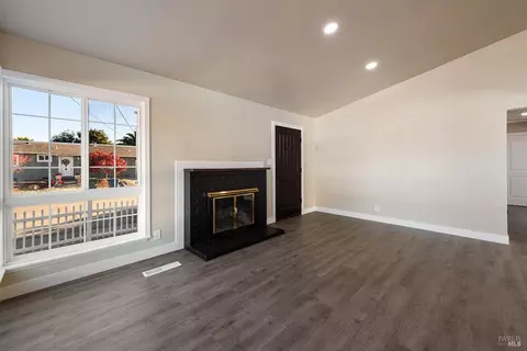 Living - 532 Williams Dr, Petaluma, CA 94954 photo 2 of 2