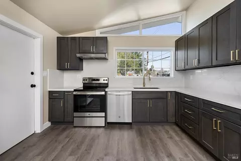 Kitchen - 532 Williams Dr, Petaluma, CA 94954 photo 4 of 6