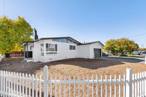 Exterior - 532 Williams Dr, Petaluma, CA 94954 photo 2 of 12