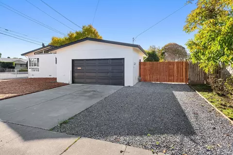 Exterior - 532 Williams Dr, Petaluma, CA 94954 photo 4 of 12