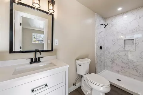 Bath - 532 Williams Dr, Petaluma, CA 94954 photo 3 of 4
